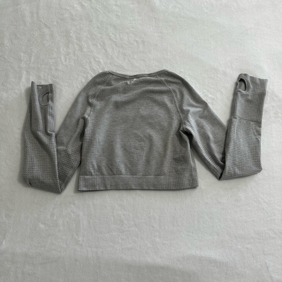 Gymshark Gray Long Sleeve Crop Top - Picture 4 of 5